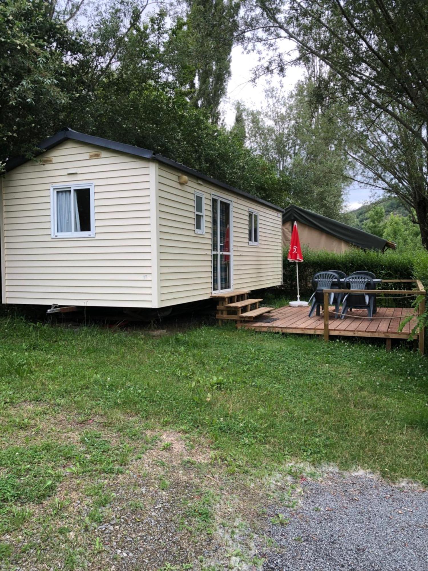 Camping Du Pont De St Gal Saint-Gal-sur-Sioule Exteriör bild