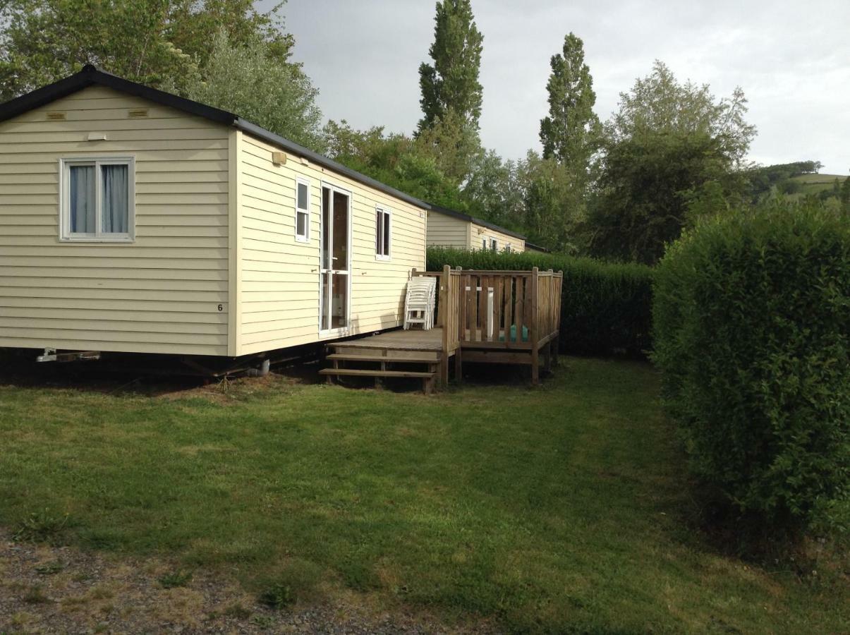 Camping Du Pont De St Gal Saint-Gal-sur-Sioule Exteriör bild