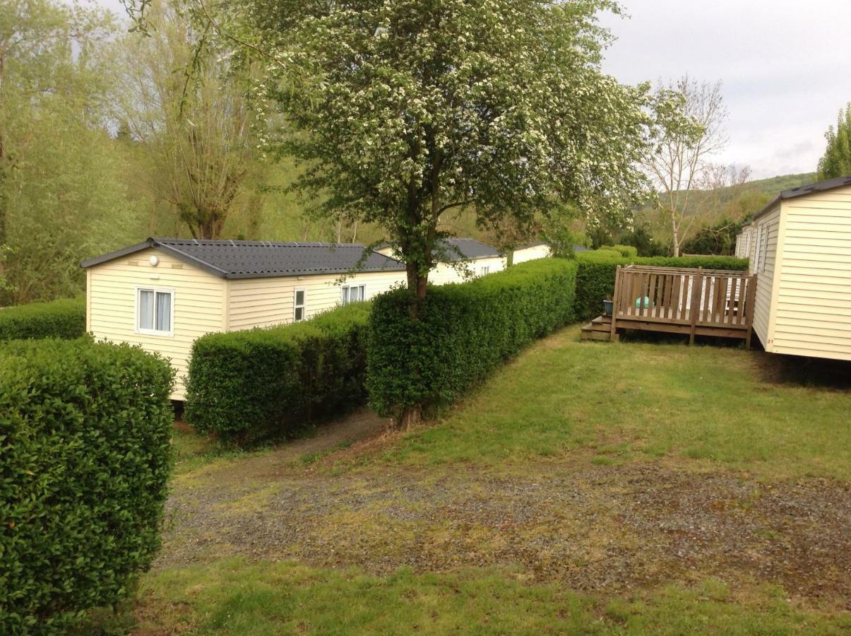 Camping Du Pont De St Gal Saint-Gal-sur-Sioule Exteriör bild
