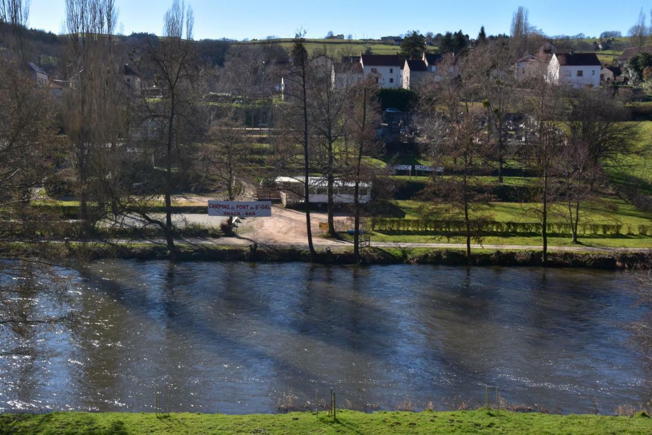 Camping Du Pont De St Gal Saint-Gal-sur-Sioule Exteriör bild